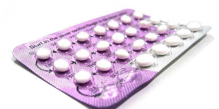 Pílulas anticoncepcionais em uma bolha