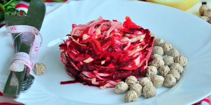 Ensalada lista Batir en un plato