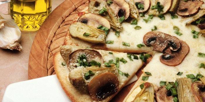 Pizza caseira com cogumelos