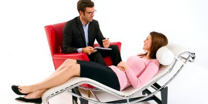 Dievča na recepcii psychoterapeuta