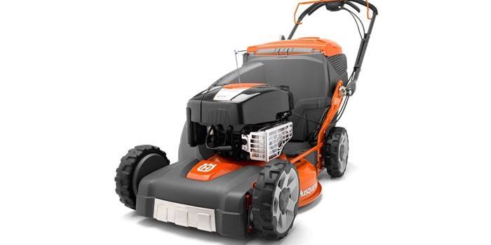 Kompaktná Husqvarna LC 348V
