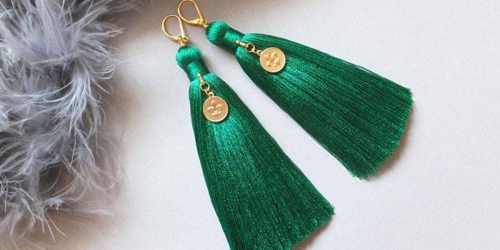Pendientes de seda color esmeralda