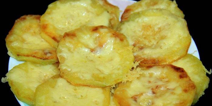 Smażona cukinia z serem