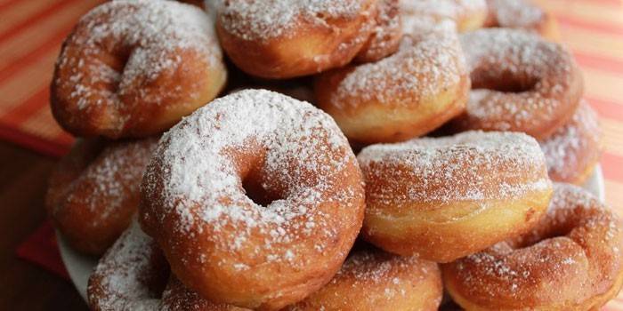 Gotowe pączki drożdżowe