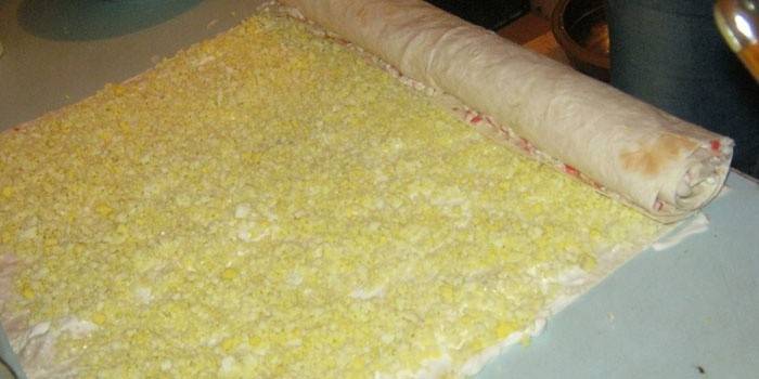 Lavash rolka so šalátom Mimosa