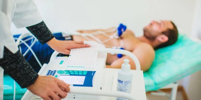 Electrocardiograma de corazón para hombres