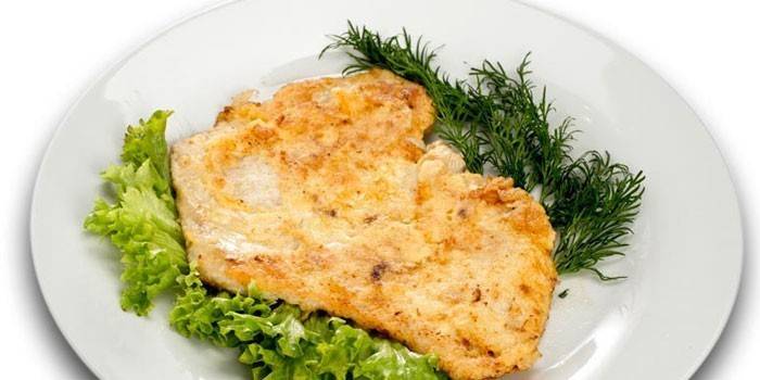 Costeleta de frango frito em massa