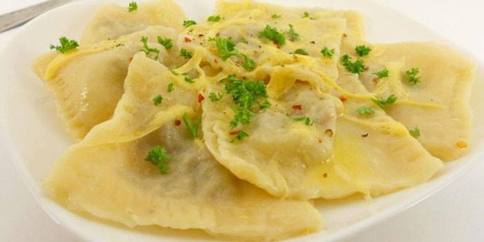 Ravioli recheado com frango