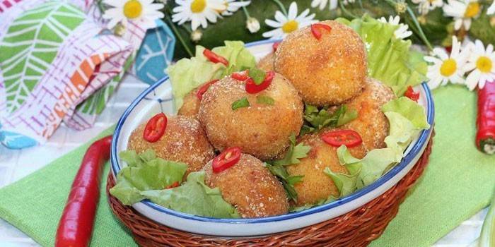 Zemiakové kebbe na tanieri