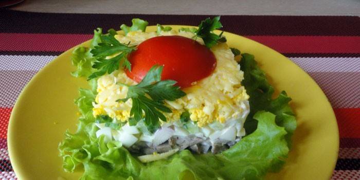 Salada de língua de porco com lingüiça de porco cozida