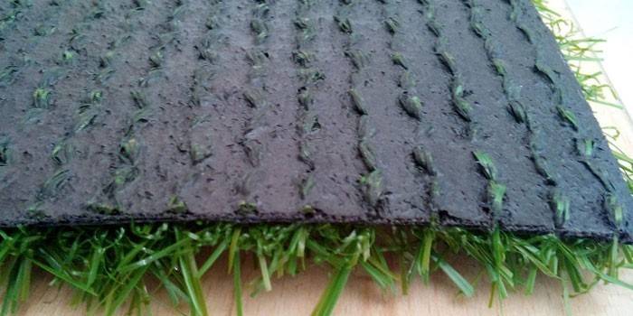 Odwrotna strona sztucznej trawy Orotex Soft Grass