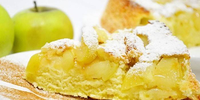 Rebanada de pastel de manzana