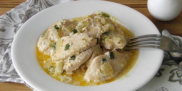 Strogonoff de filé de frango em molho cremoso