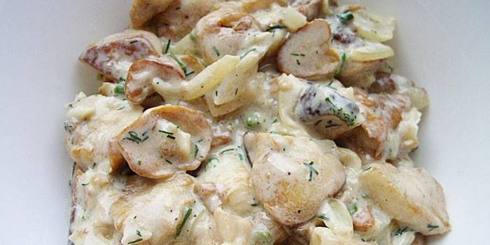 Pieczone borowiki w śmietanie