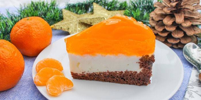 Bolo com mousse e geléia
