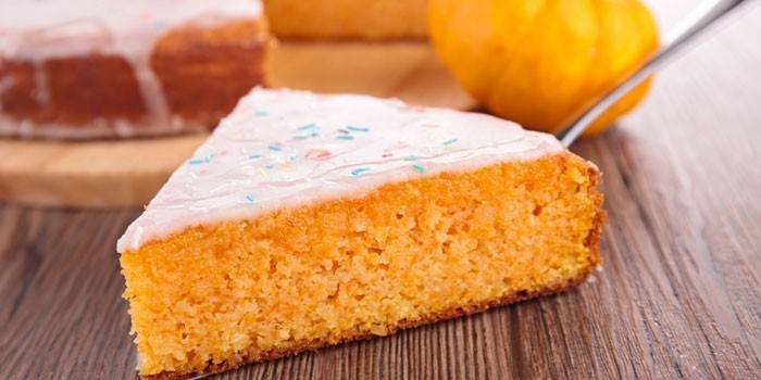 Caçarola de abóbora e cenoura com glacê branco