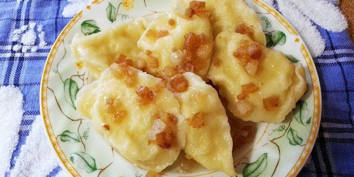 Bolinhos de massa com crepitações