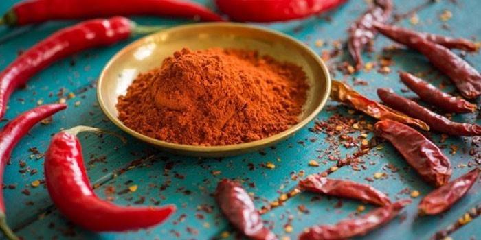 Pimentas de Caiena frescas, secas e moídas