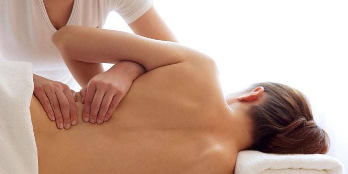 Massagem para neuralgia intercostal