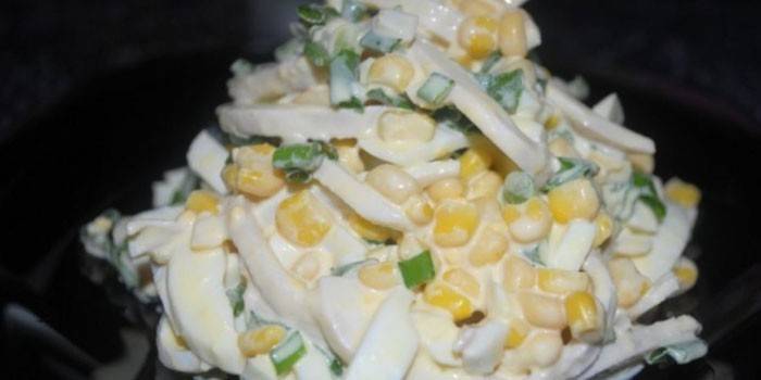 Salada com anéis de lula