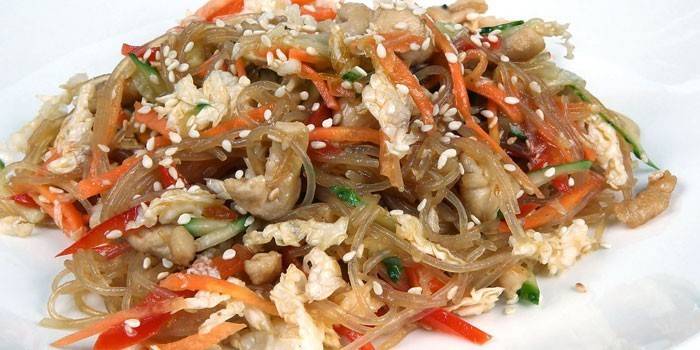 Salada de carne quente com funchose