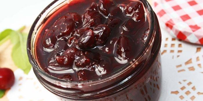 Pote de cerejas sem caroço em geléia
