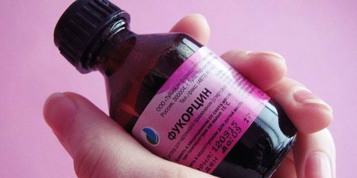 Fukortsin solución en una botella