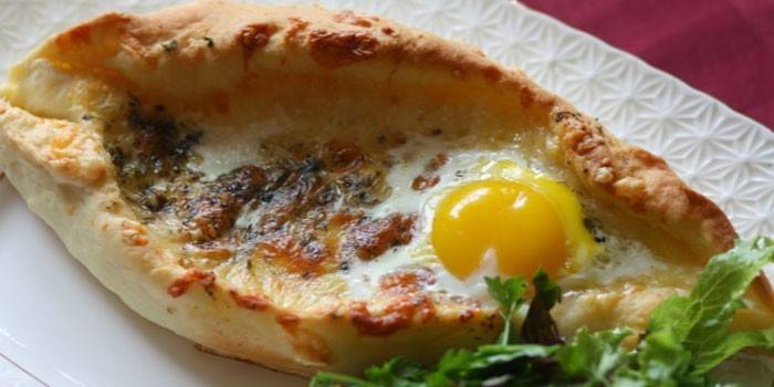 Khachapuri em georgiano
