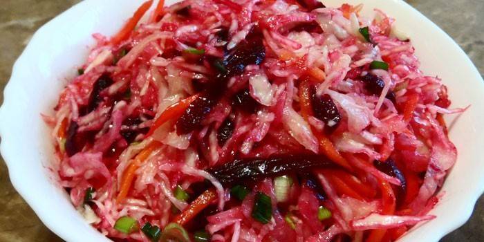 Chucrute com beterraba e cenoura