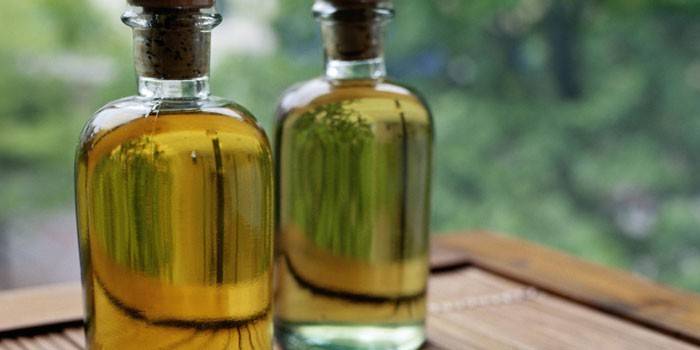 Botellas de aceite de alcanfor