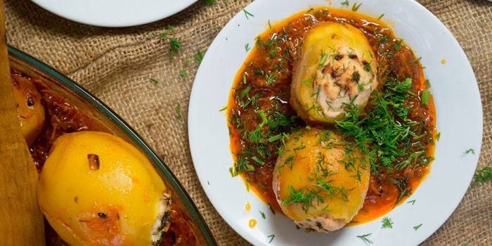 Batata Recheada Assada no Molho