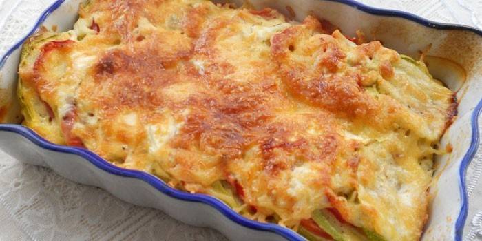 Cazuela de verduras en forma de queso