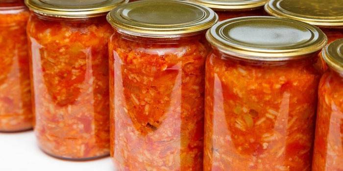Lecho enlatado com arroz em potes