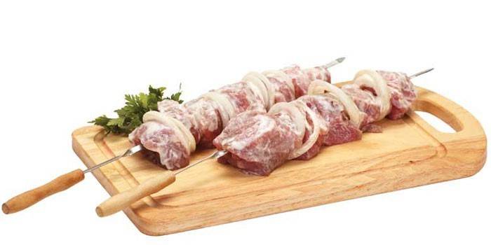 Espetada de carne em marinada