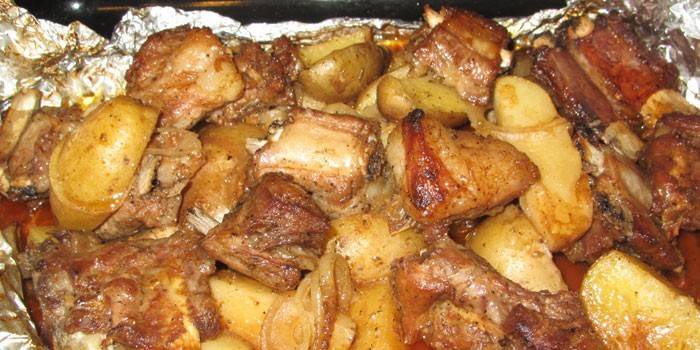 Smażone żeberka wieprzowe z ziemniakami