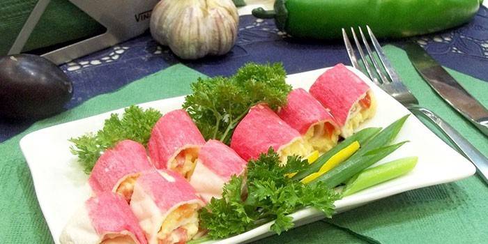Plnené krabie tyčinky so syrom a cesnakom