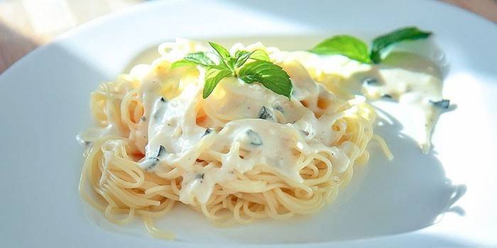 Spaghetti Z Sosem Serowym