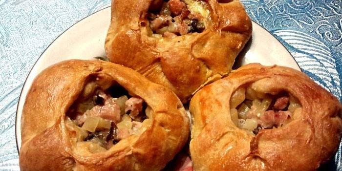 Carne con papas en la masa