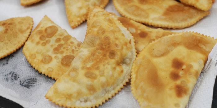Empanadas fritas con relleno de papa