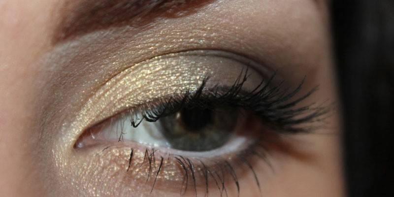 Makeup Golden Glow