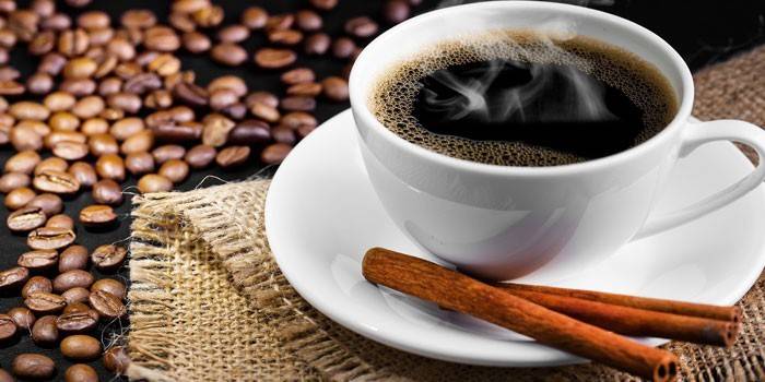 Taza de café y canela