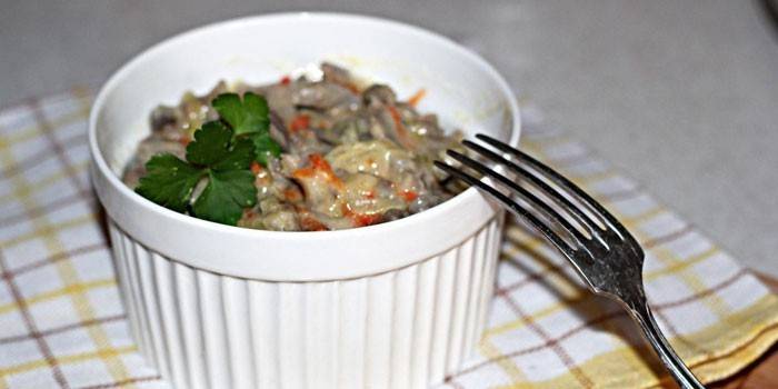 Julienne z kurczaka z pieczarkami