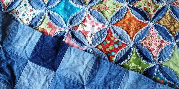 Dos cuadros de mezclilla patchwork
