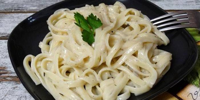 Spaghetti W Sosie Mlecznym