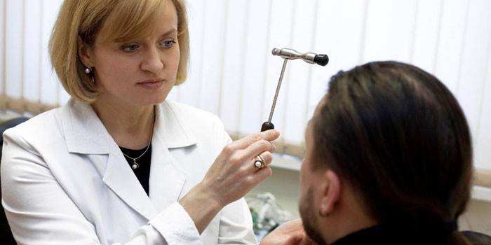 Lekári diagnostikujú pacienta