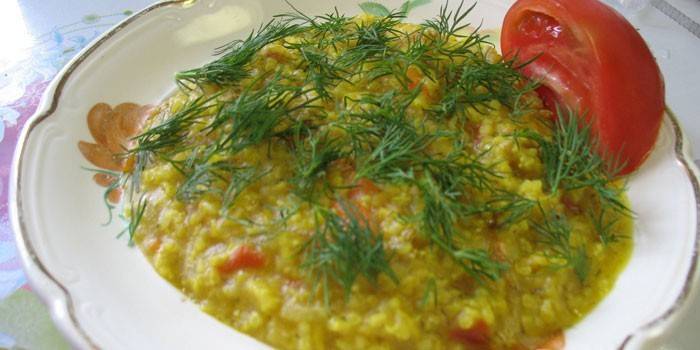 Mingau de ervilhas e grumos de milheto
