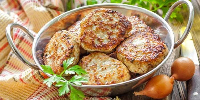 Mleté mäso a krabie tyčinky