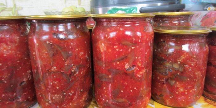 Guisado de berinjela em molho de tomate