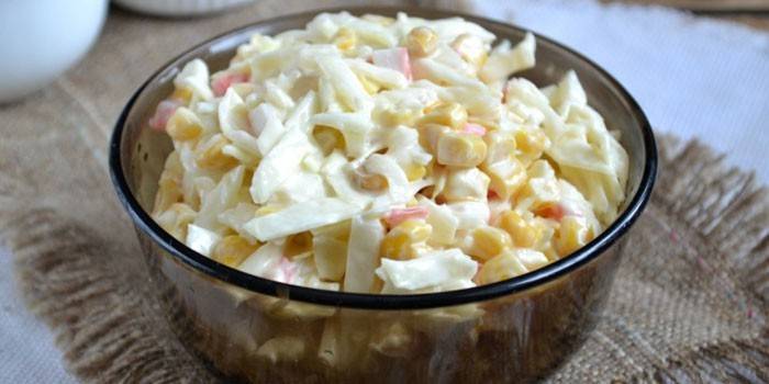 Ensalada de col con carne de cangrejo