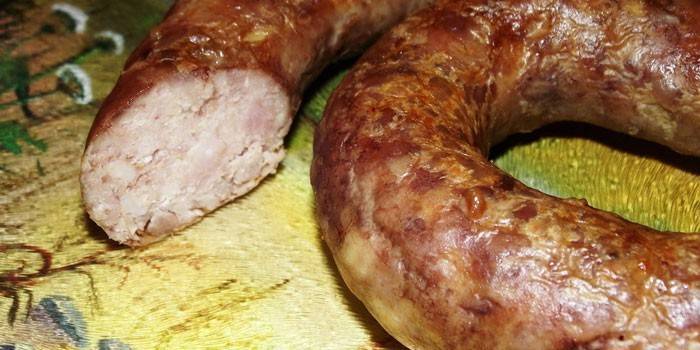 Domowa kiełbasa z kurczaka i wieprzowiny